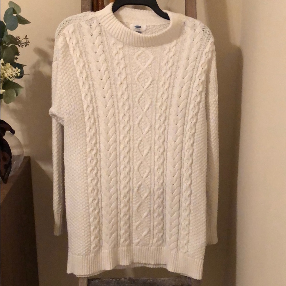 Old Navy tunic cable knit sweater